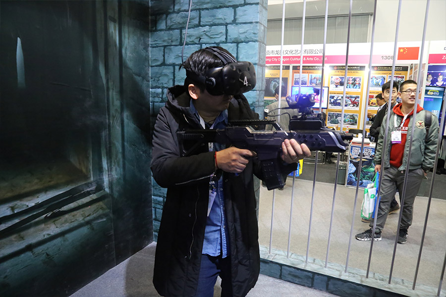 成年人緊張刺激體驗矩陣空間VR設備